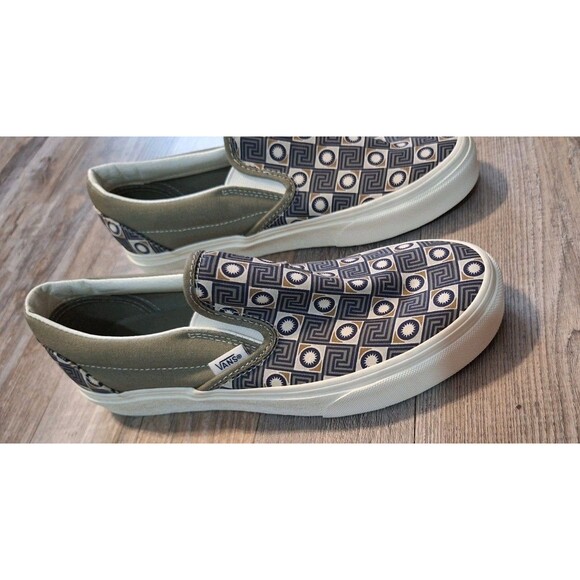 Vans Classic Slip On Geo Trek Sneaker Women 7.5 - Picture 3 of 9